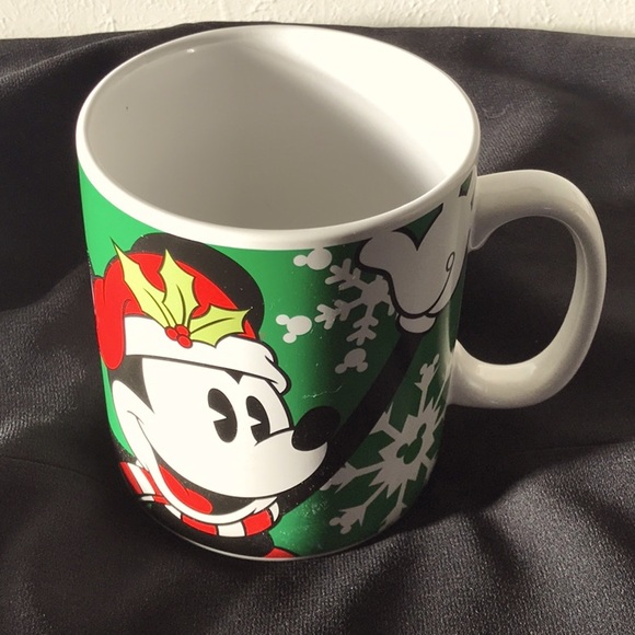Authentic Disney X-large Mickey Mouse Christmas mug - Picture 1 of 8